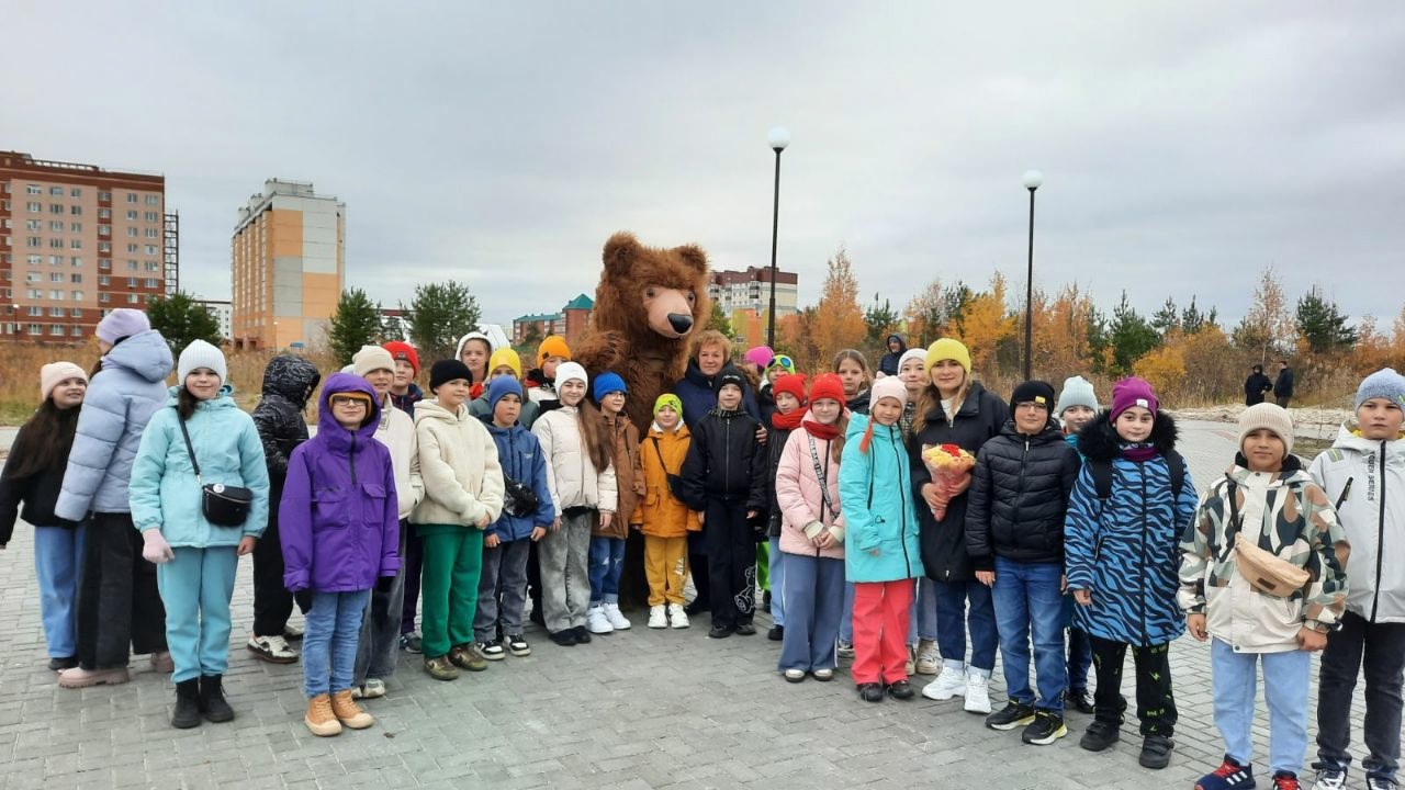 Ученики 4А и 4В классов побывали на открытии парка в 5 микрорайоне.