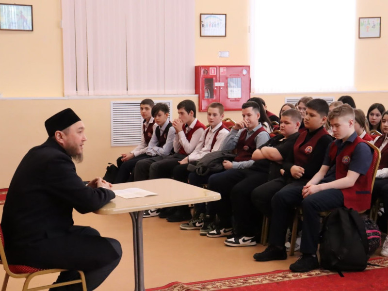 Состоялся час общения обучающихся 7х классов с Имамом мечети г. Лянтор.