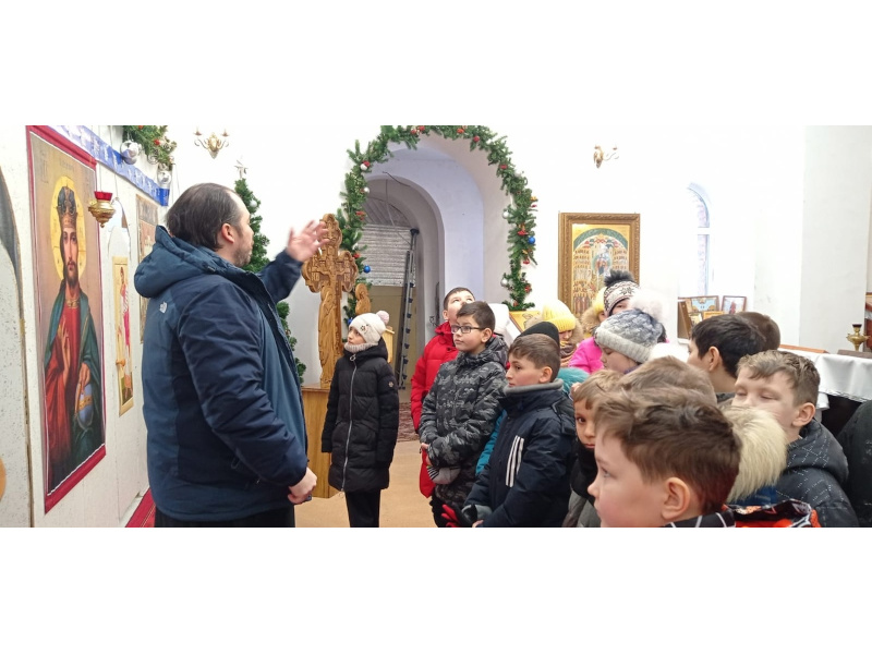 Экскурсия в православную церковь Новомучеников и Исповедников Российских.